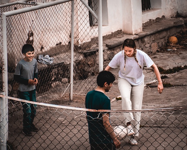 社交行为产 社交行为产